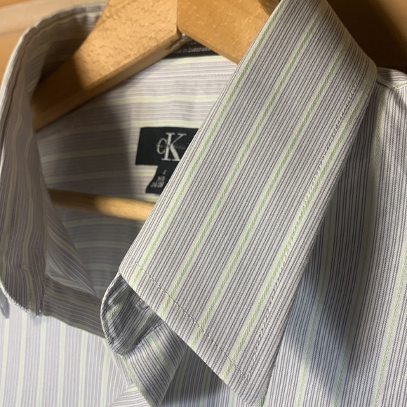 Calvin Klein (L/16.5”) - Picture 4 of 12